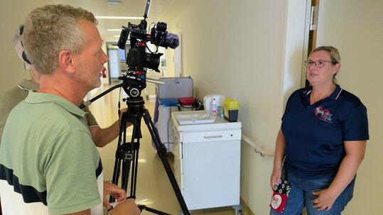 Interview-Dreh mit Mitarbeiterin