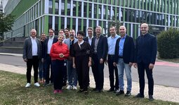 Gruppenbild vor der IMED