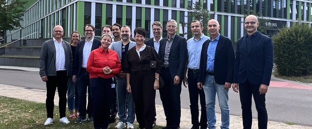Gruppenbild vor der IMED