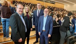 Gruppenbild bei der Erstsemesterbegrüßung