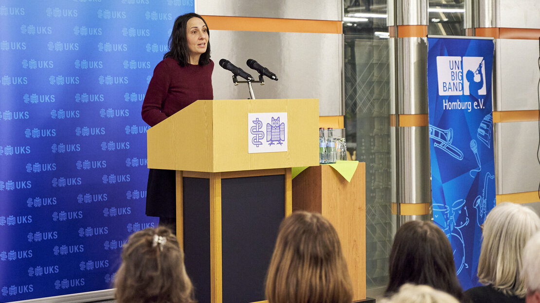 Prof. Dr. Jennifer Diedler bei der Ansprache