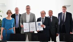 ertragsunterzeichnung f&uuml;r eine Stiftungsprofessur f&uuml;r Neuroimmunologie