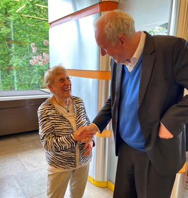 Minister und Grüne Dame