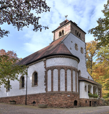 Außenansicht der Klinikkirche
