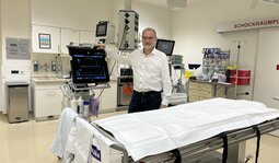 Professor Volk im Notfallraum