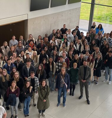 Begr&uuml;&szlig;ung neuer Azubis am UKS