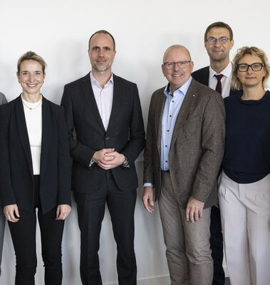 Prof. Dr. med. Tobias Bäuerle, Jörn Simon, Prof. Dr. Dr. Stephanie Tritt, Minister Clemens Hoch, Rainer Lange, Prof. Dr. med. Dr. h.c. Sergiu Groppa, Prof. Sandra Bensch, Armin Lang