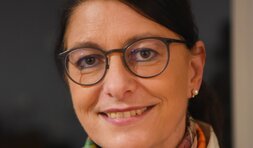 Prof. Sigrun Smola