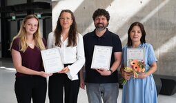 Gruppenbild der Preisträgerinnen und des Preisträgers